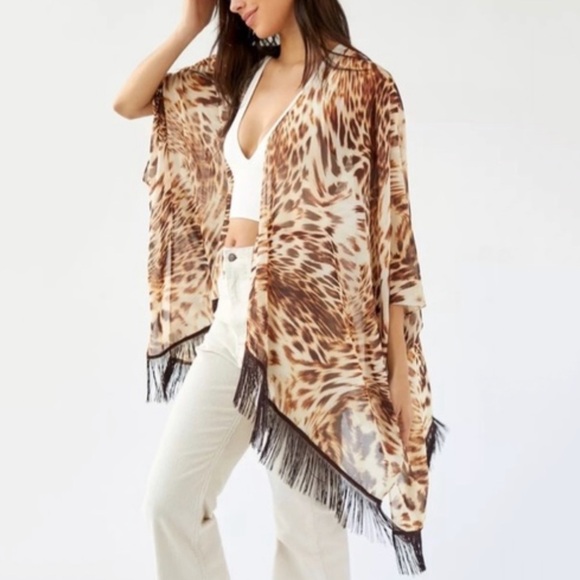 NWT Urban Outfitters Leopard Animal Print Fringe Hem Kimono - Picture 2 of 8